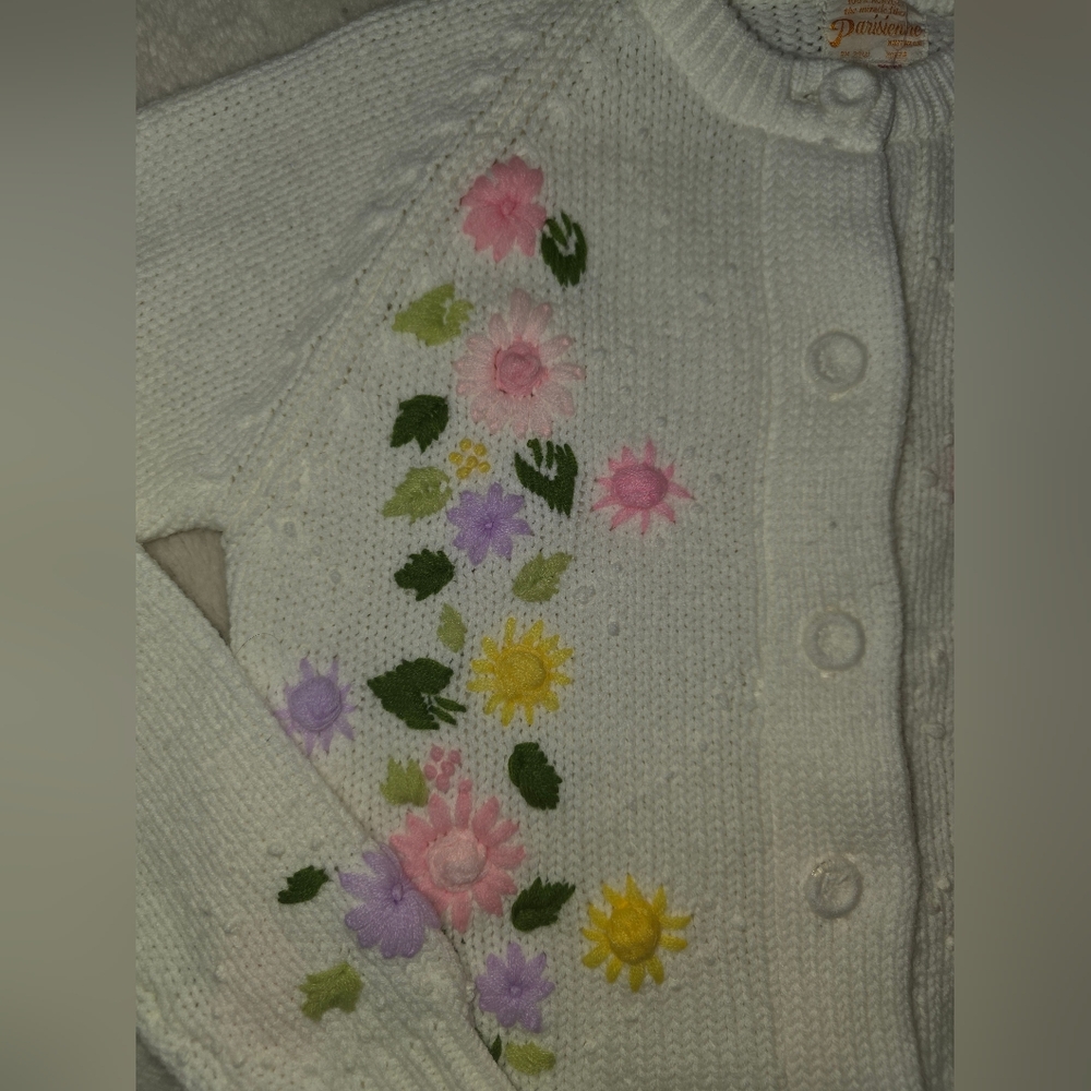Vintage 50s Floral Embroidered White Cardigan Sweater Size Medium - Picture 2 of 9